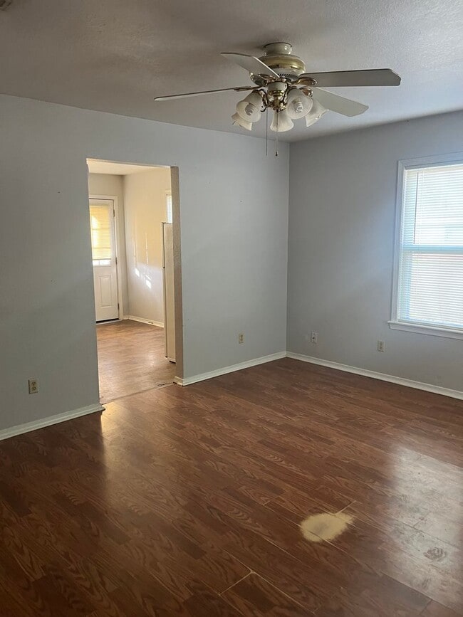 Photo - MOVE IN SPECIAL 2 bedroom 1 bath house