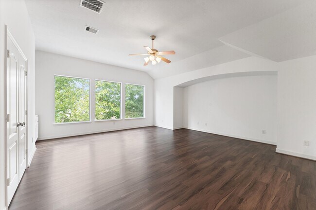 Photo - 361 W Tupelo Green Cir