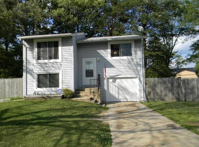 Building Photo - 5 Tenby Ct Rental