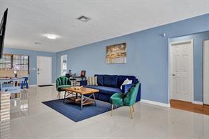 291 SW 2nd St