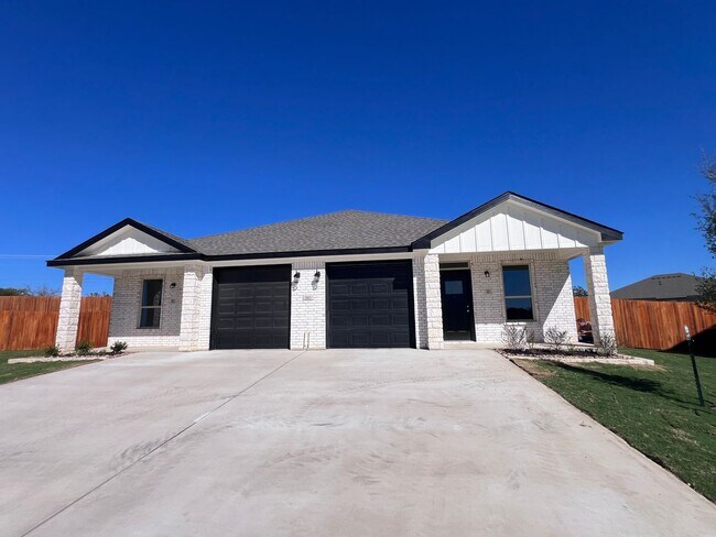 Building Photo - 110 Levi Ct