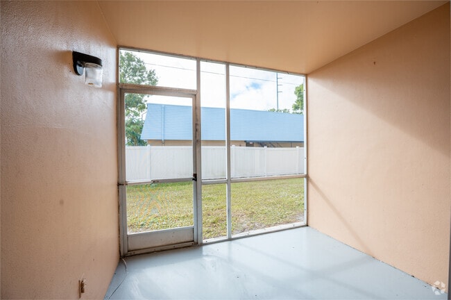 1BR, 1BA - 700SF - Patio
