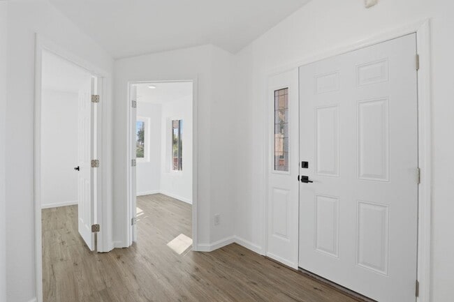 Photo - 414 W Frontier St