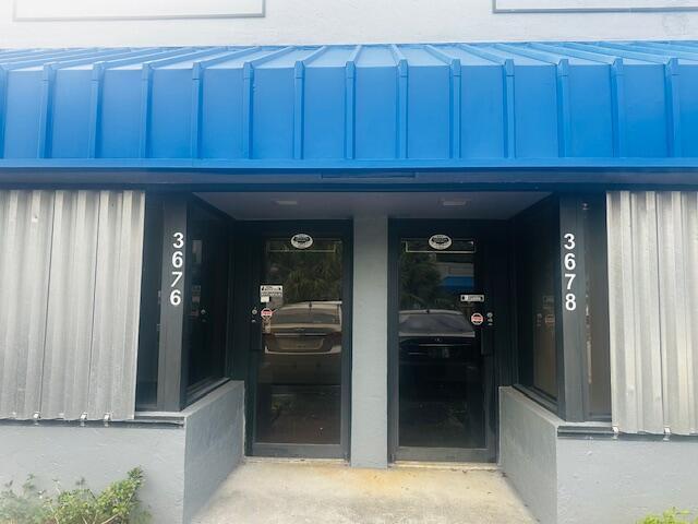 Building Photo - 3676 NW 16th St Unit 7a & 8a