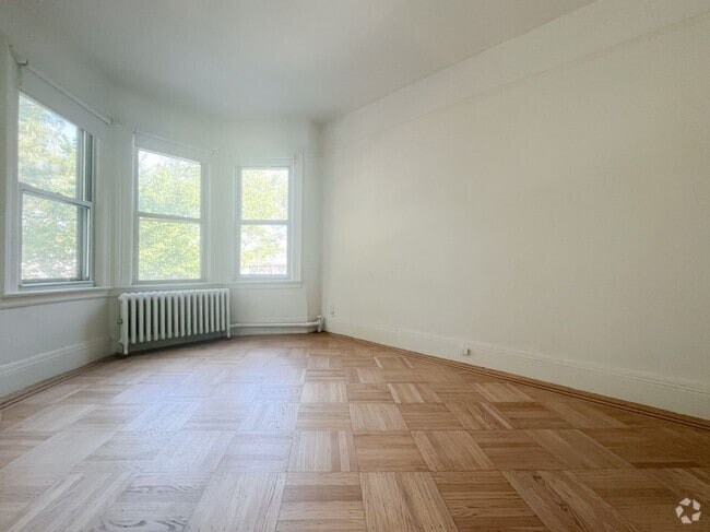 Building Photo - EAST 9 STREET Unit 2 Rental