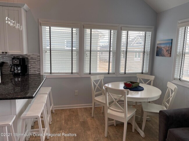 106 W Pompano Way