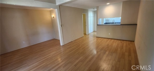 Building Photo - 1040 W MacArthur Blvd Unit 126