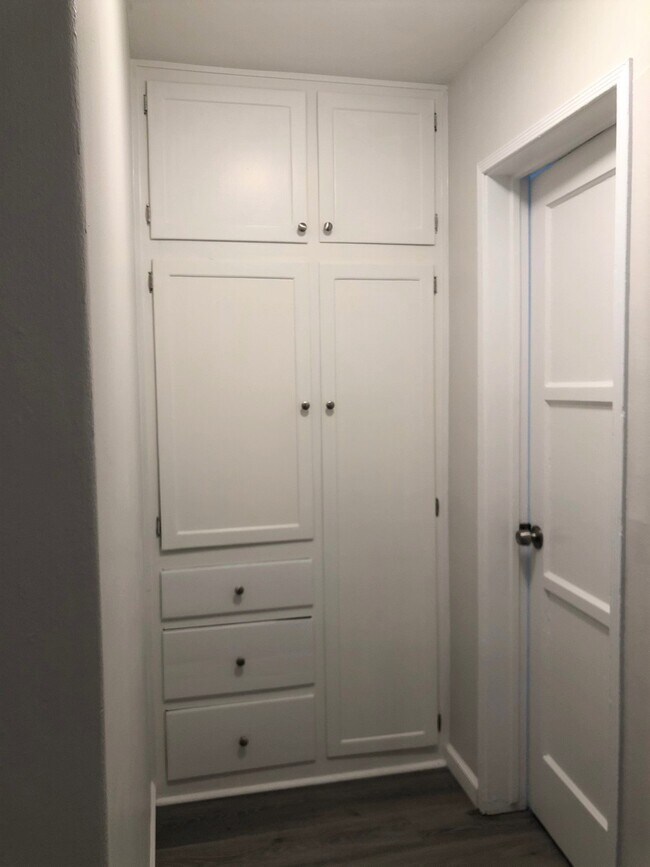 Photo - 1105-1125 E Hyde Park Blvd