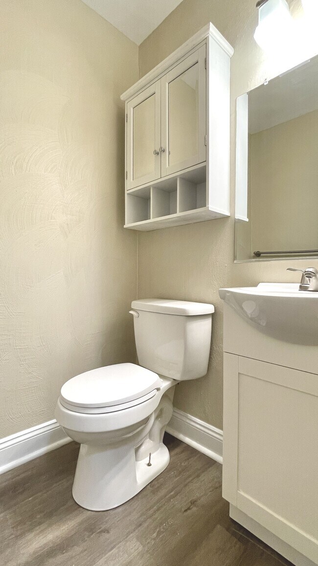 Photo - 3912 Davis St