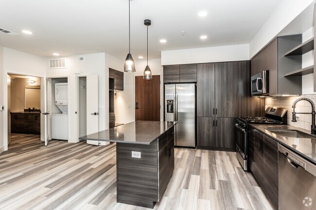 1BR, 1BA - 769 SF - Edge