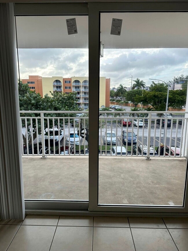 Photo - 6950 Miami Gardens Dr Unit 2308