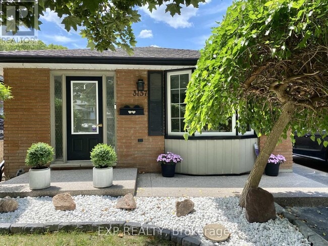 Photo - 3157 Secord Pl