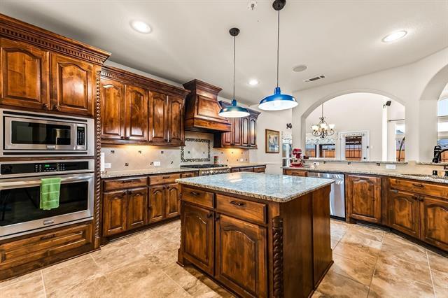12467 Fallcreek Dr