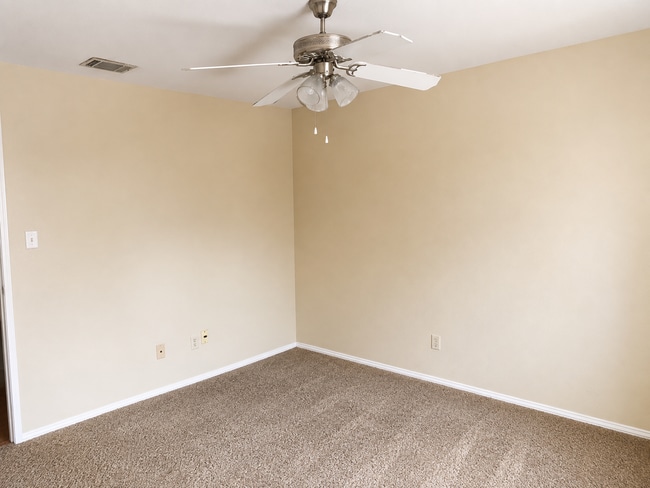 Photo - 1296 Speight Ave