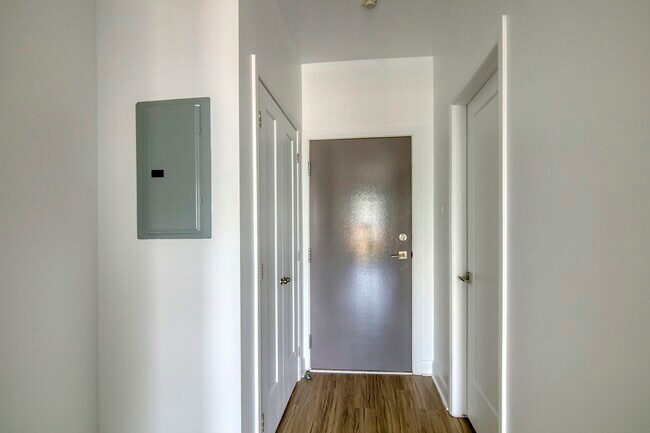 Photo - 6600 Av. de Darlington Unit 307