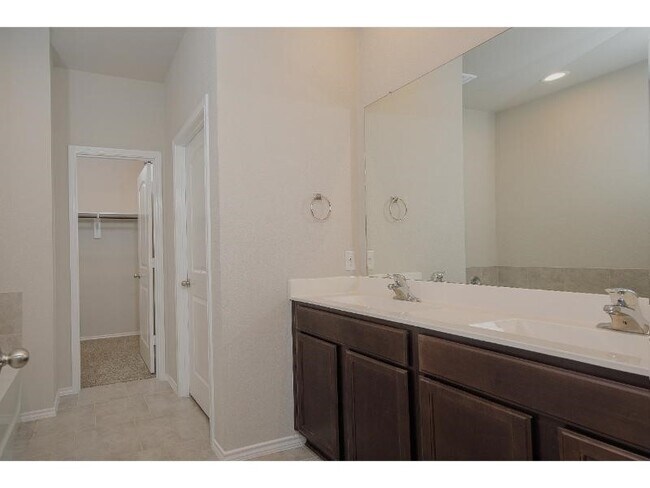 13824 Rock Island Trl