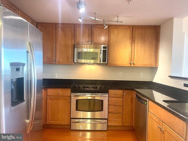 Photo - 1020 N Highland St Unit 1110