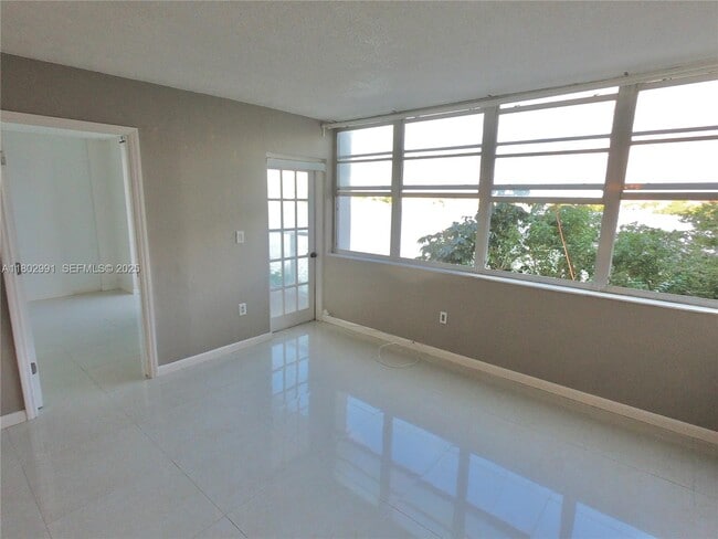 Photo - 1301 NE Miami Gardens Dr Unit 202W