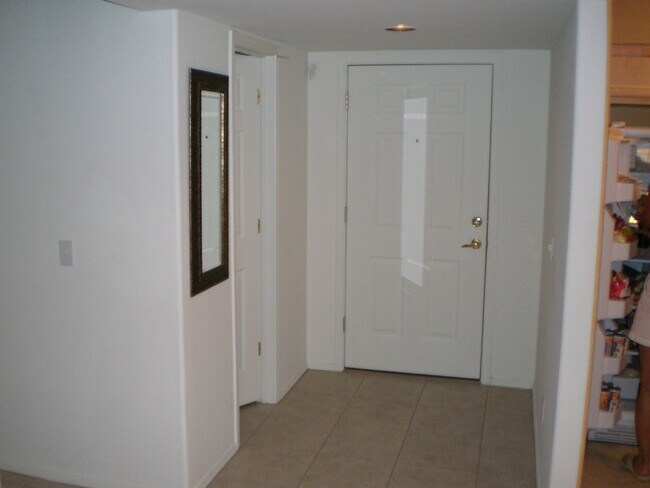 Photo - 500 N Forgeus Ave Unidad 100