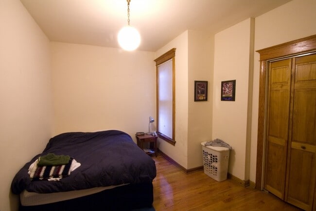 Photo - 848 - 850 Waveland Ave.