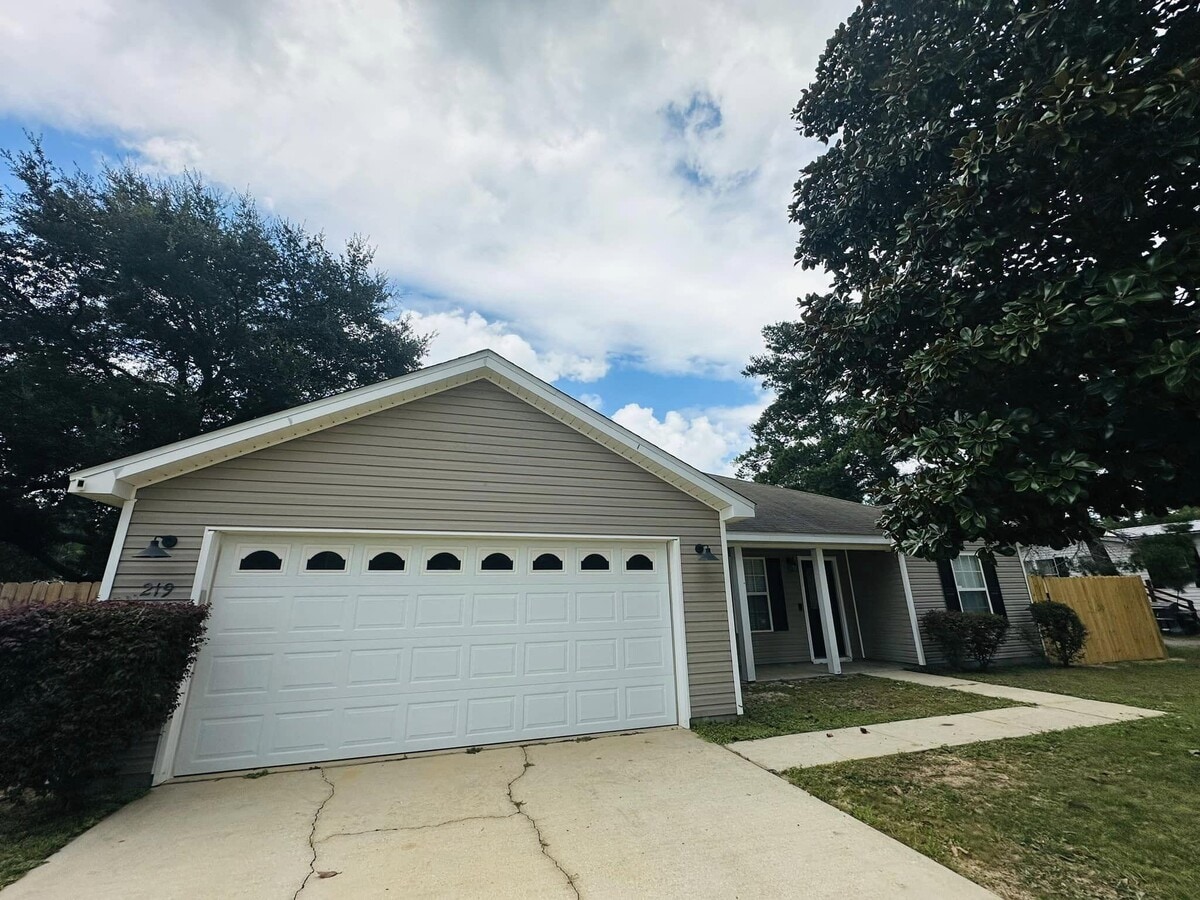 Photo - 219 Shorey Dr