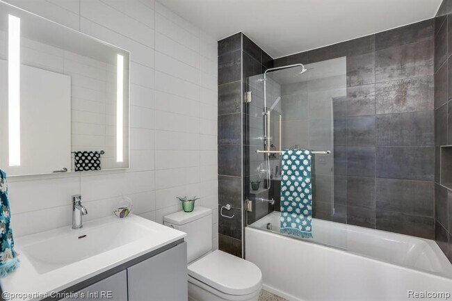 1454 Townsend St Unit 205