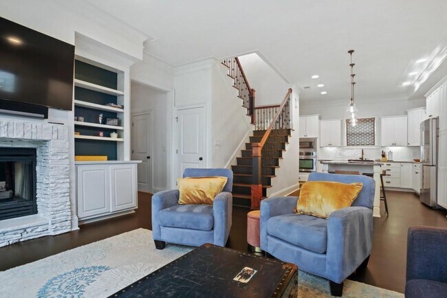 Photo - 175 Sampson St NE