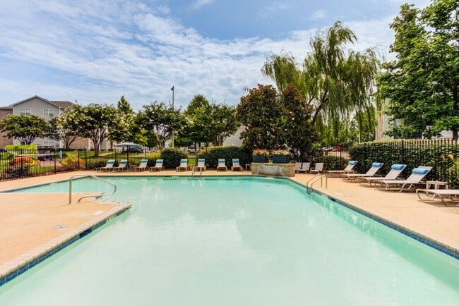Crescent at Wolfchase Apartment Homes