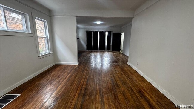 Photo - 8920 Quincy St