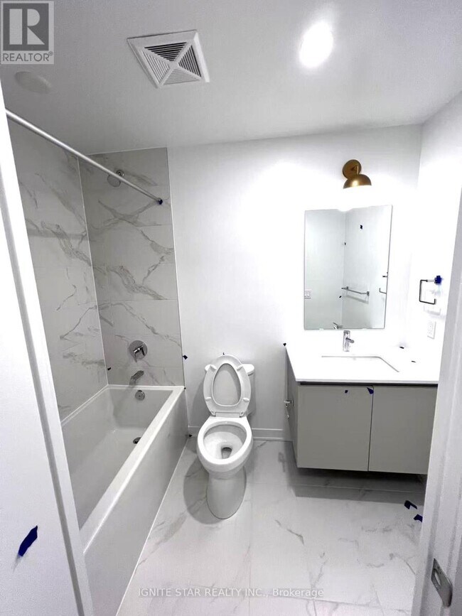 Photo - 405 Dundas St W Unit 817