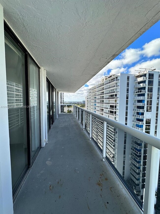 Photo - 20515 E Country Club Dr Unit 1949