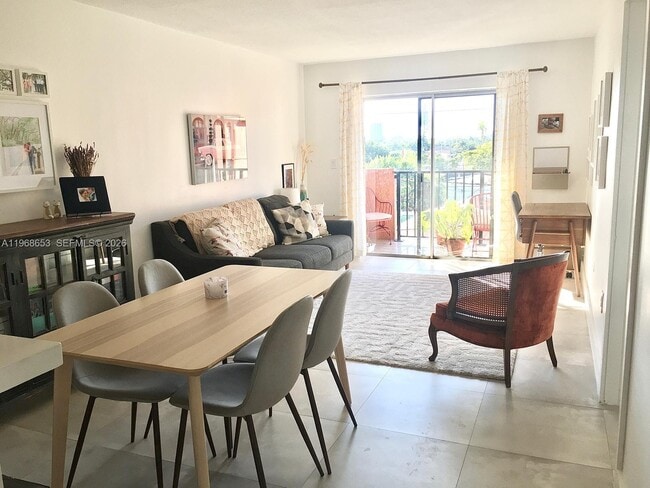 Building Photo - 677 SW 9th Ave Unit 406