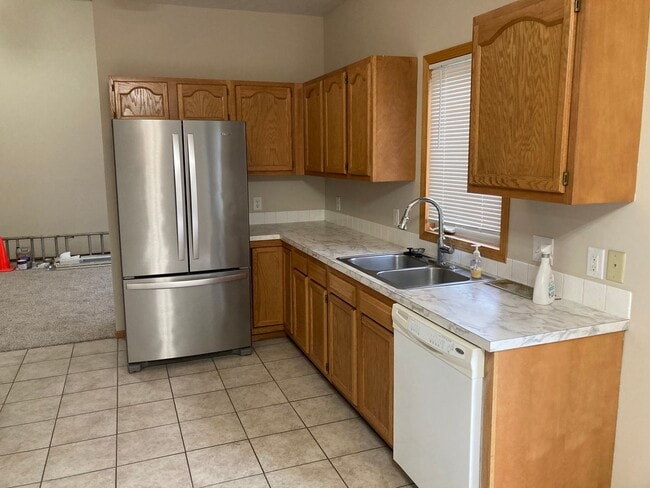 Photo - 3200 S 79th 4bed/3bath