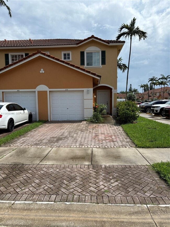 Photo - 570 St Michelle Way