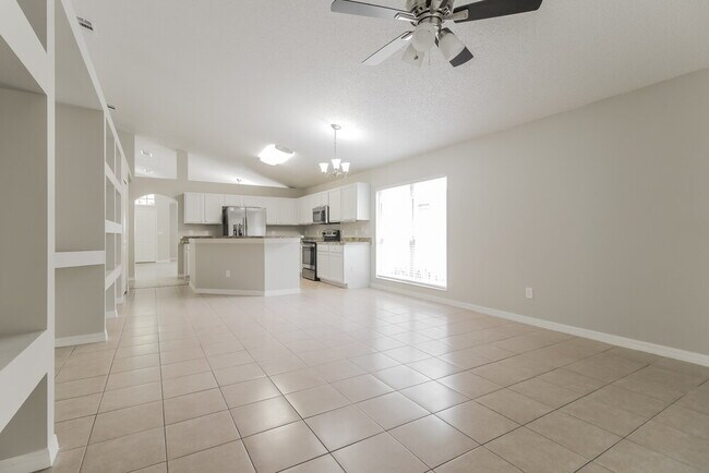 220 Easton Cir