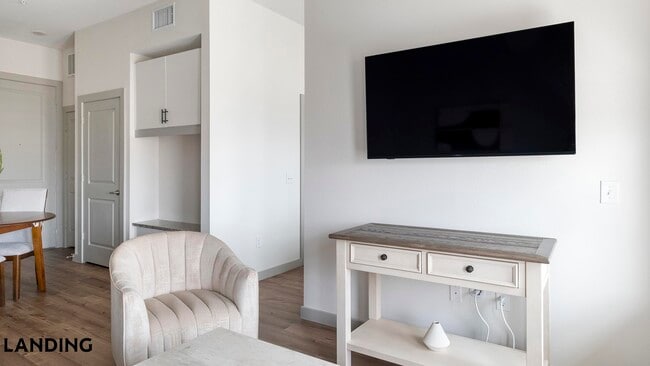 Photo - 1111 Shepherd Dr Unit 325