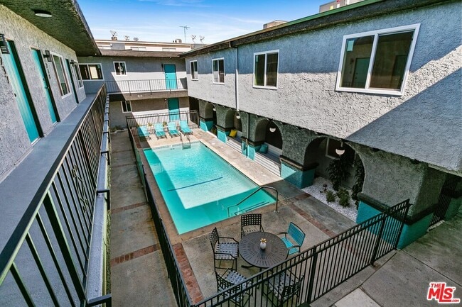 Photo - 6640 Woodley Ave Unit 101