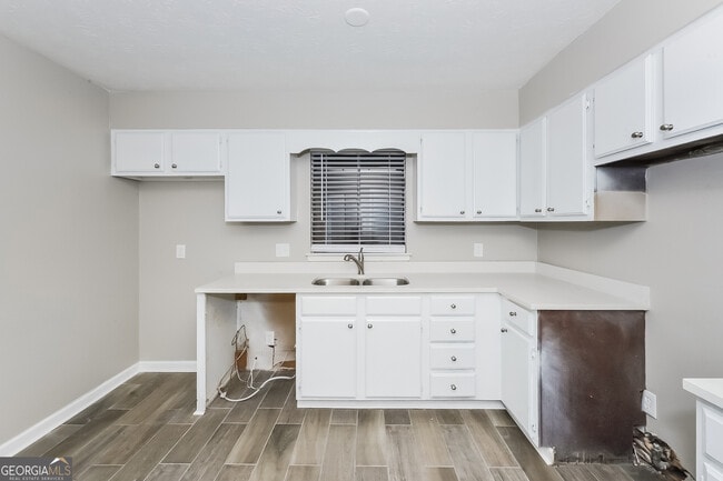 Photo - 144 Fairview Dr