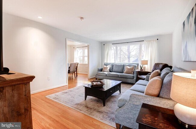 Photo - 8805 Honeybee Ln