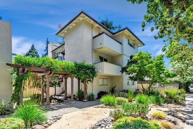 Building Photo - Charming 2-Bedroom Condo in Downtown Palo ... Unit E