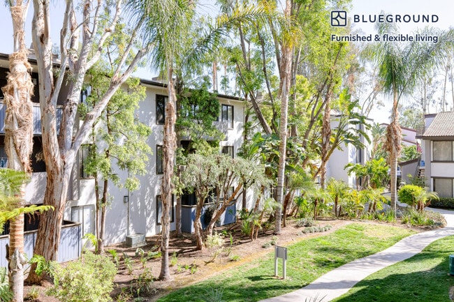 Photo - 6333 Canoga Ave Unidad FL2-ID694