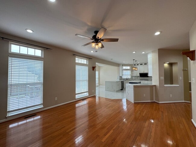 Photo - Stunning  4 Bed 3 Bath Home With Spacious ...