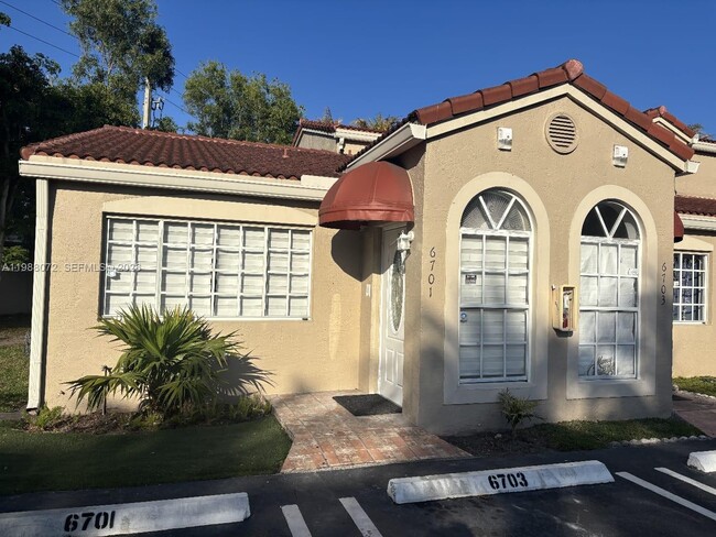 Photo - 6701 NW 166th Terrace