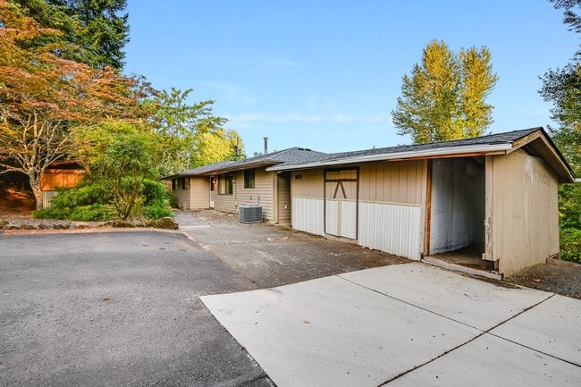 Building Photo - 1825 Davis Rd