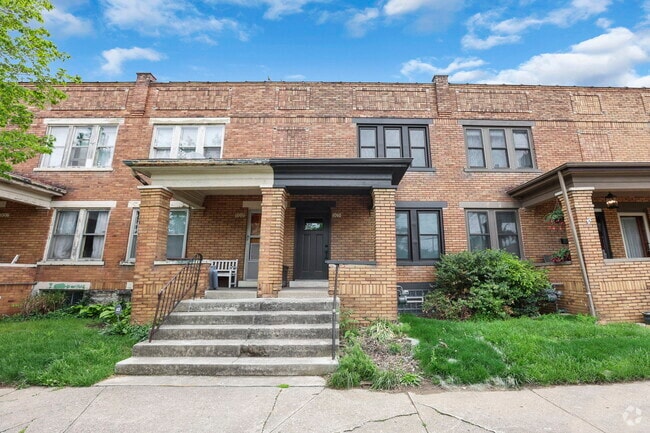 Building Photo - 1010 Bruck St Rental