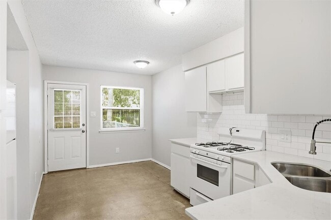 Building Photo - 113 Meteor Dr