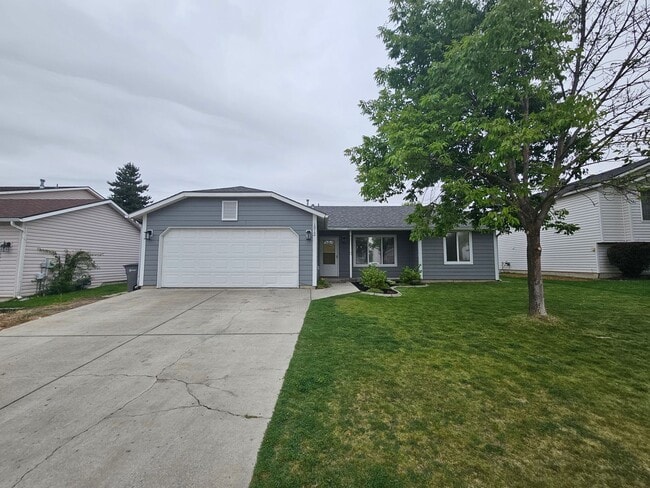 Building Photo - Stunning Home in Medical Lake