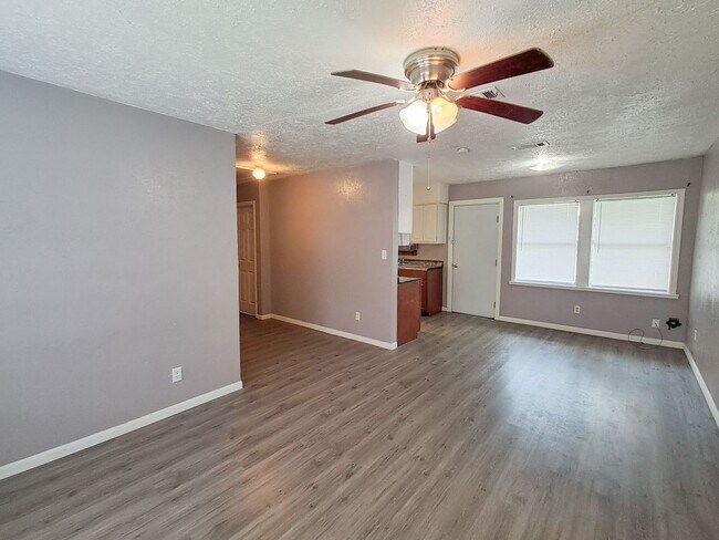 Photo - 12843-12849 Hamshire Rd Unit 12849 Hamshire Rd (WTR PD)-RTR 06/15/26