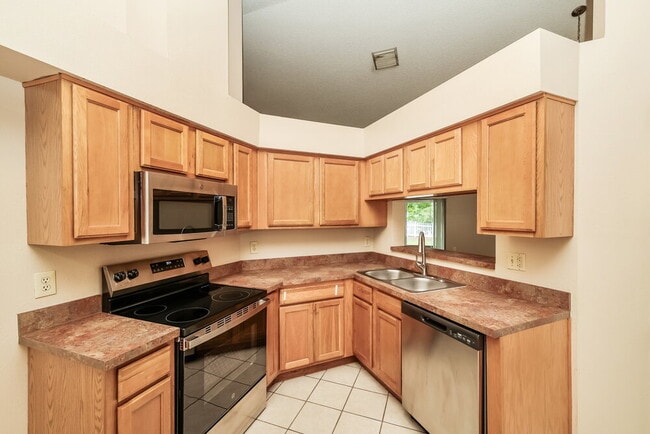 Photo - 12906 Longcrest Dr