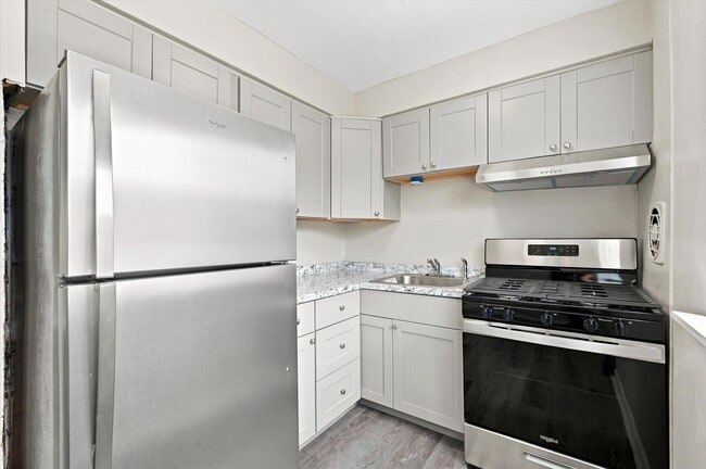 Photo - 418 W Jefferson St Unit 1
